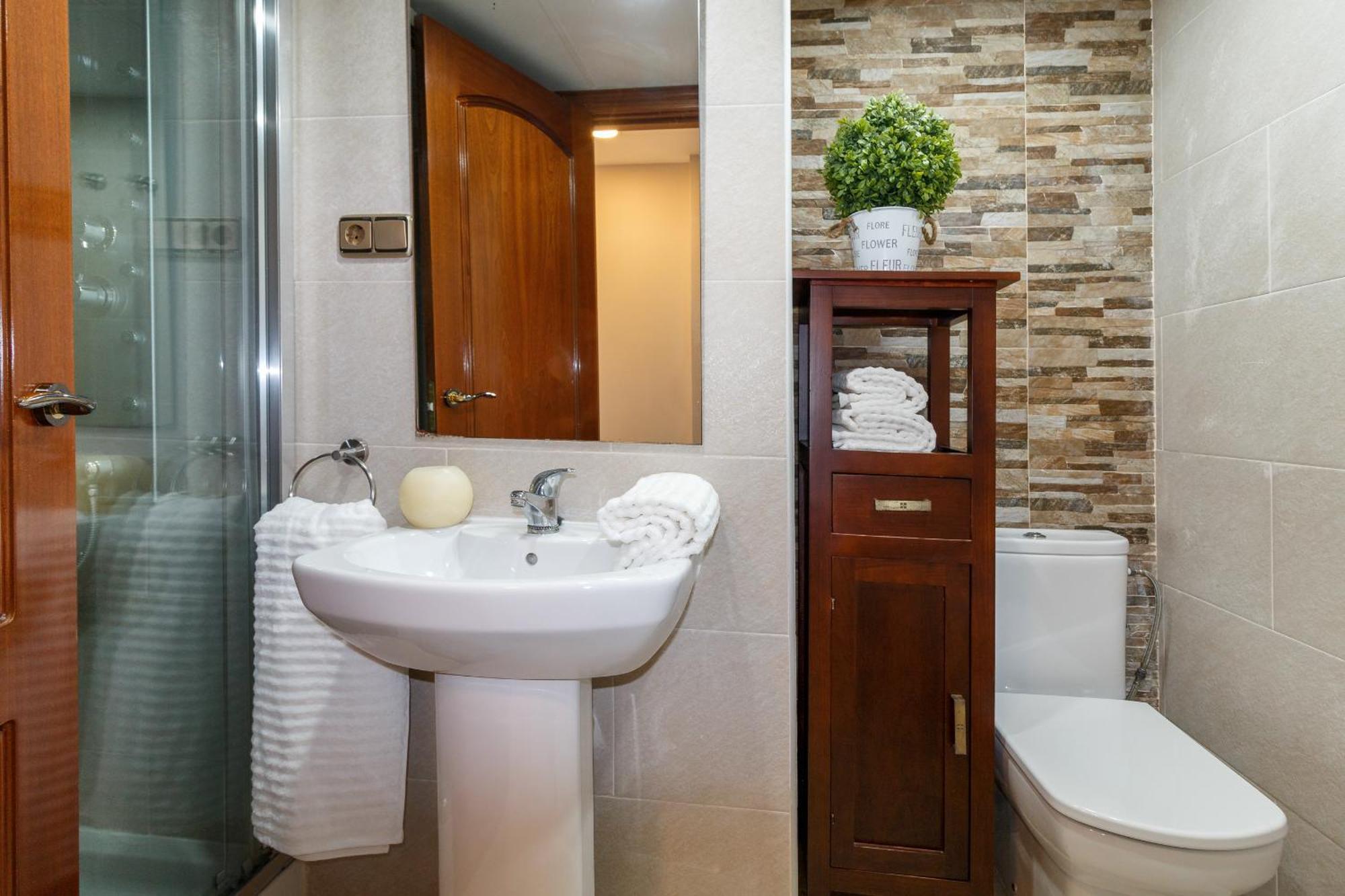 Fantastico Apartamento Para 7 Personas En La Mejor Zona Lägenhet Málaga Exteriör bild
